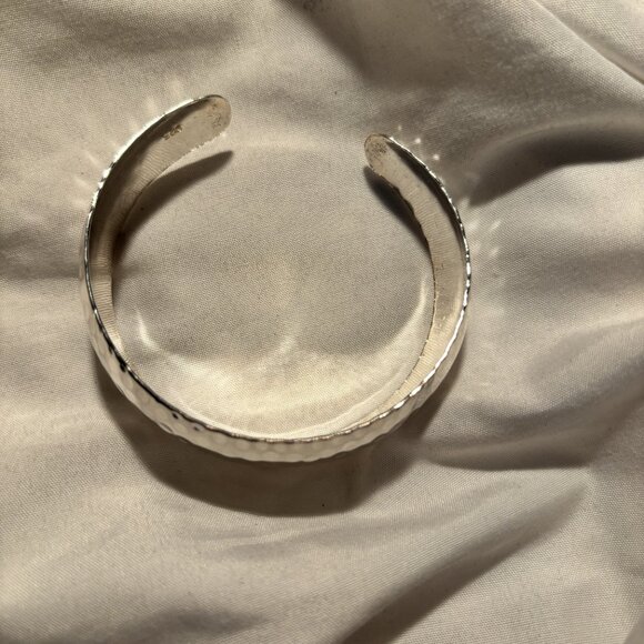 21g Sterling Silver 925 Hammered Wide Cuff Bracelet Free Shipping - Picture 2 of 4